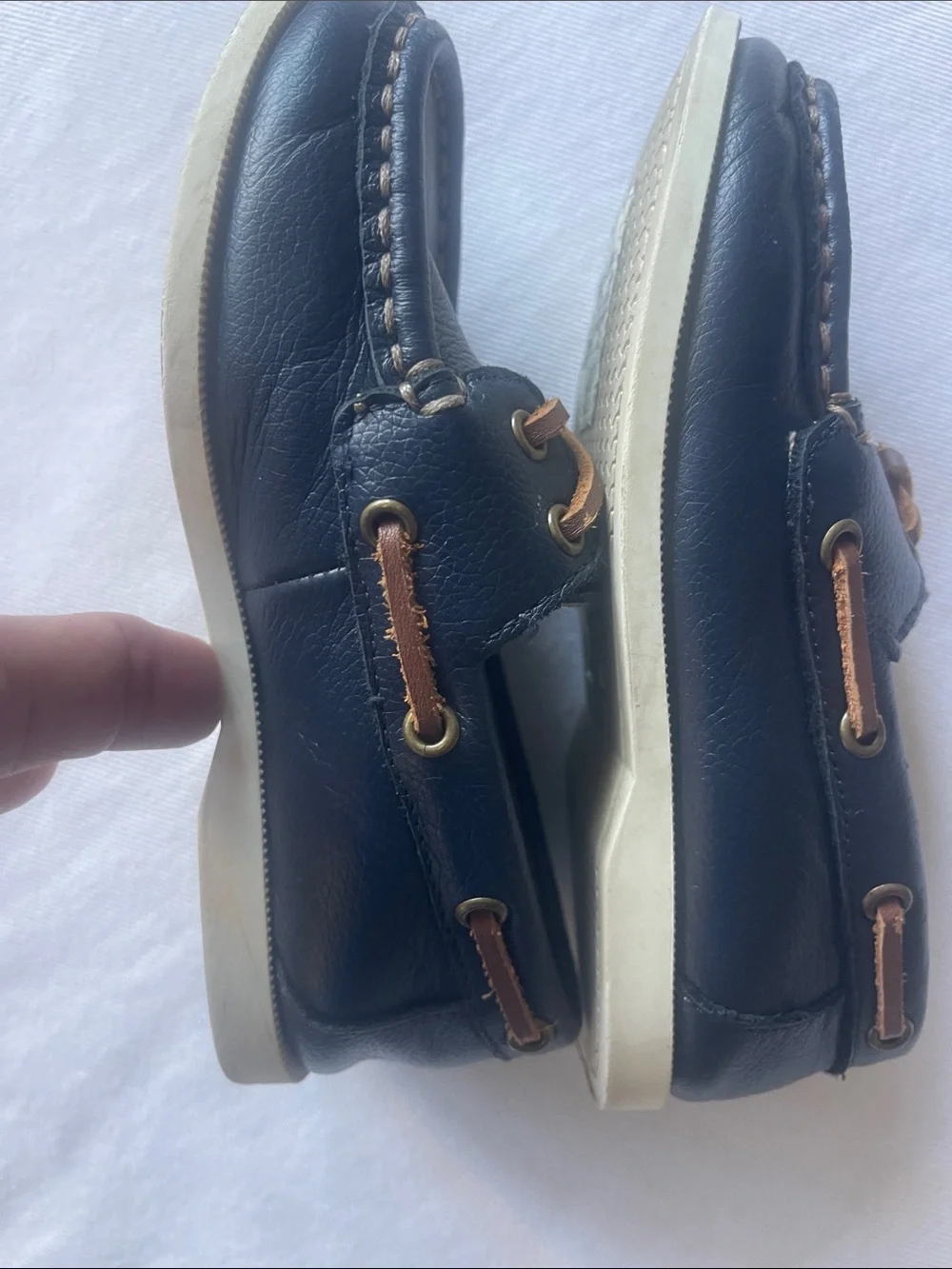 Janie and Jack Boys size 10 Navy Leather Toddler  Boat Shoes with Tan Laces